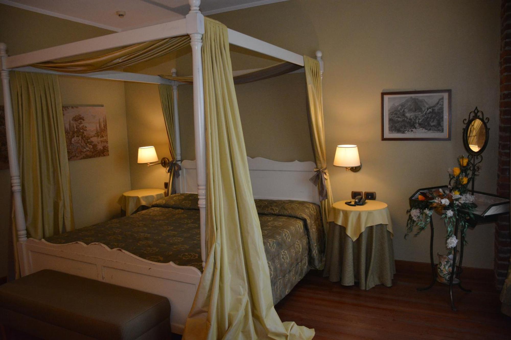 Romantic Hotel Furno San Francesco al Campo Esterno foto