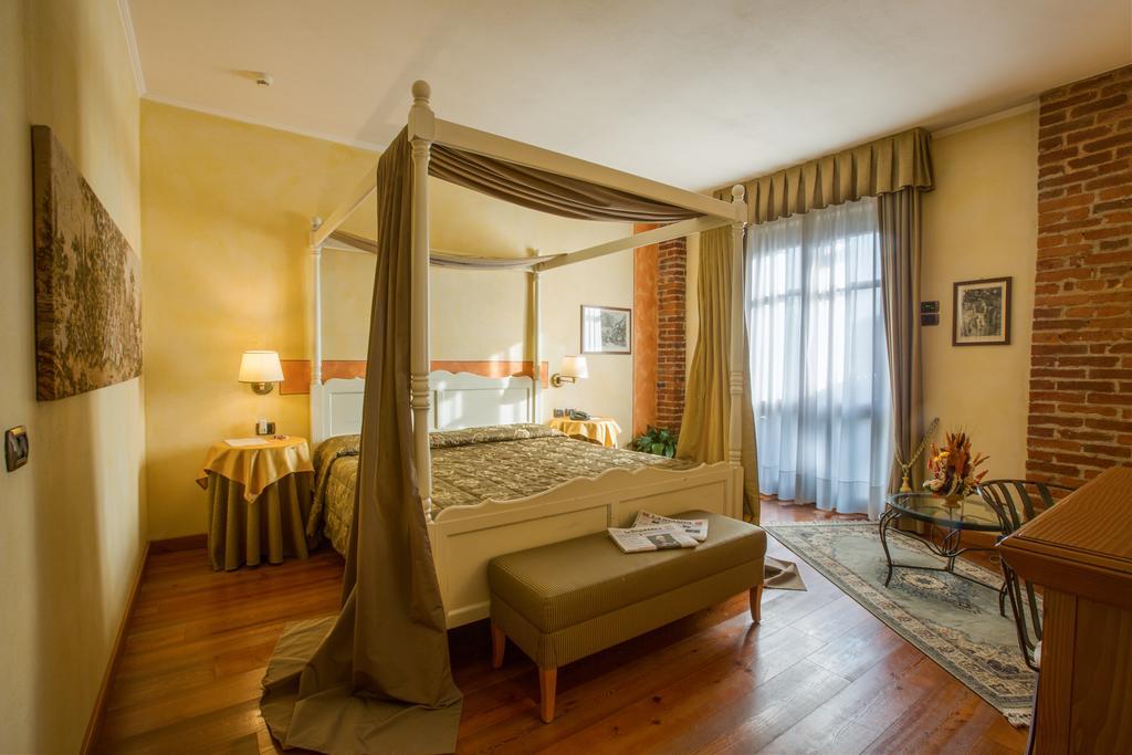 Romantic Hotel Furno San Francesco al Campo Esterno foto