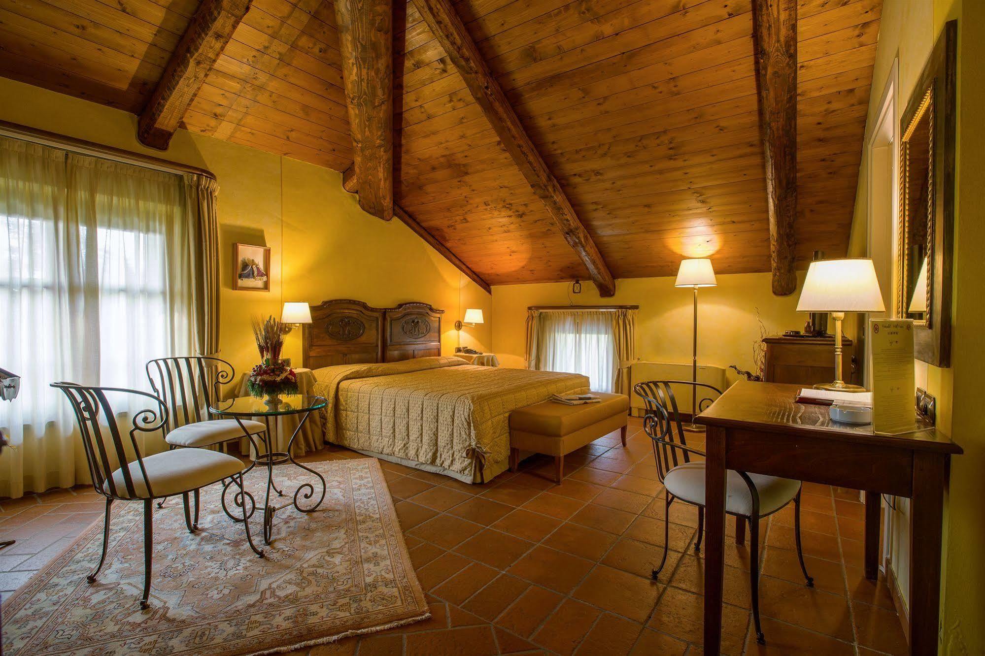 Romantic Hotel Furno San Francesco al Campo Esterno foto